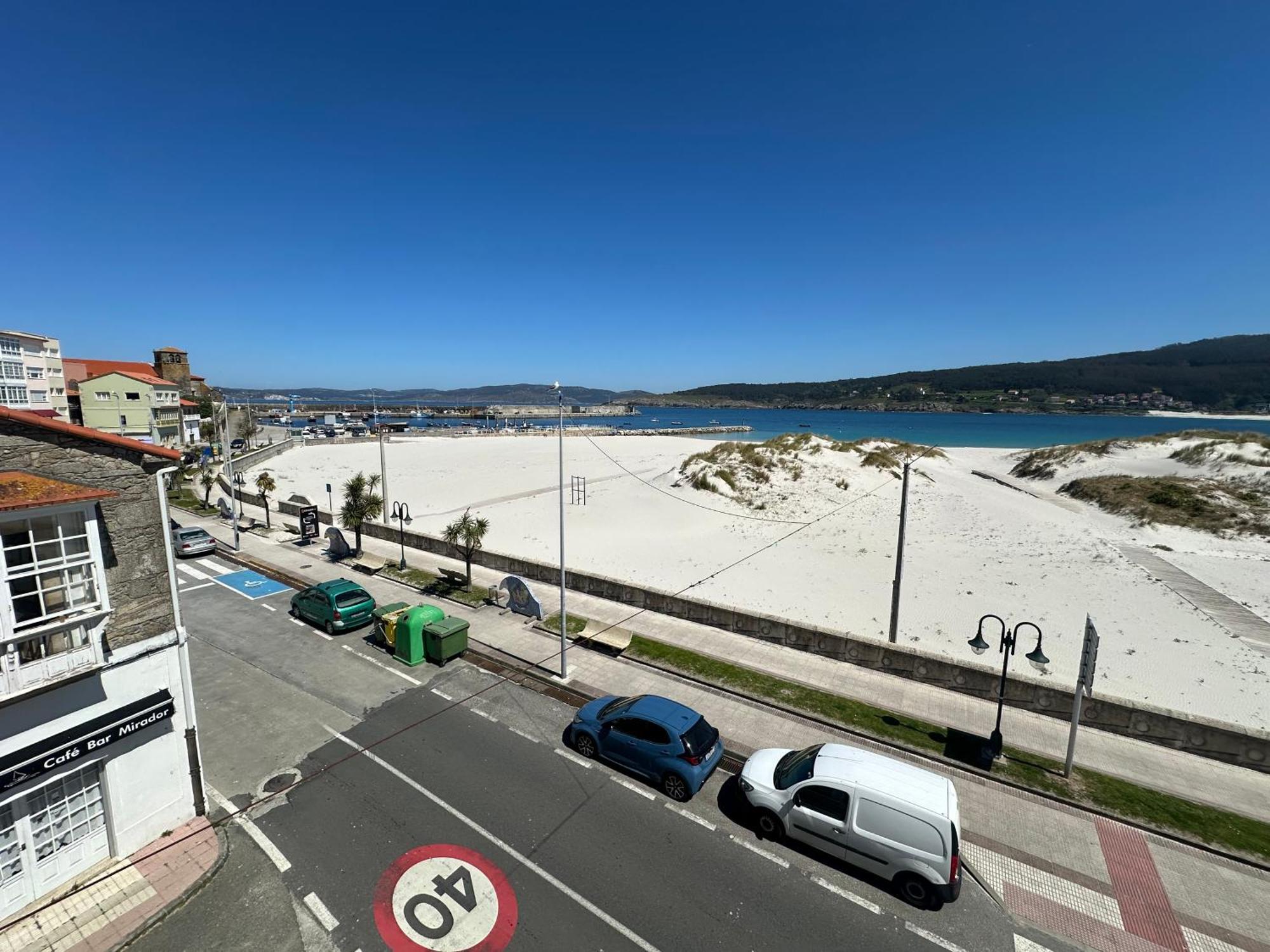 A Terraza Pequena By Oktheway Laxe Exterior foto